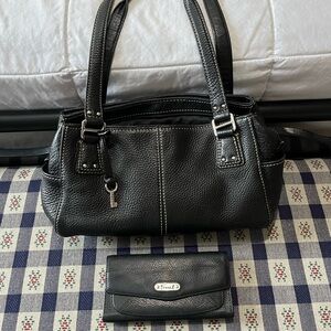 Fossil Black Pebbled Leather Shoulder Bag with Matching Wallet